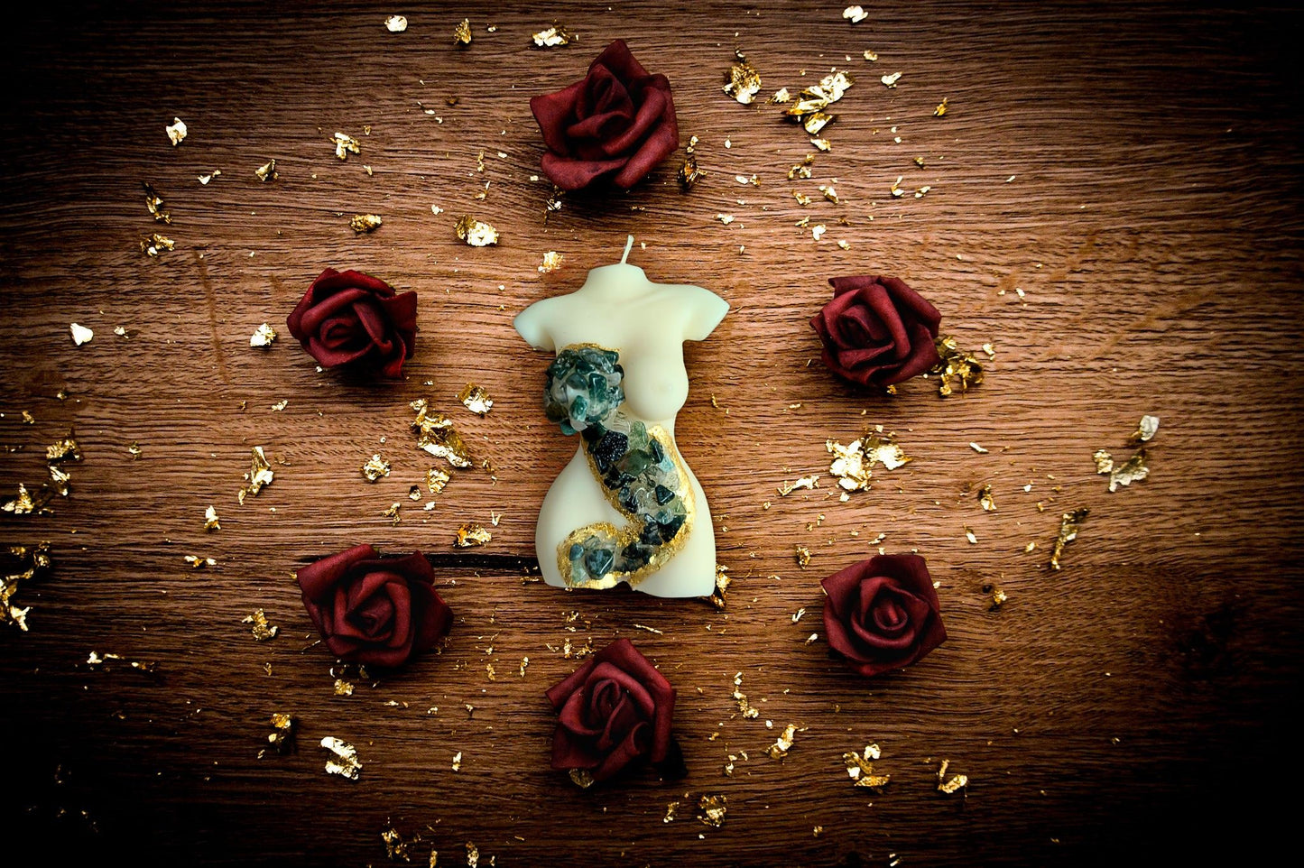 Dreamsoy Miss Moss Agate Crystal Infused Venus Candle - Ivory, Vanilla Caramel